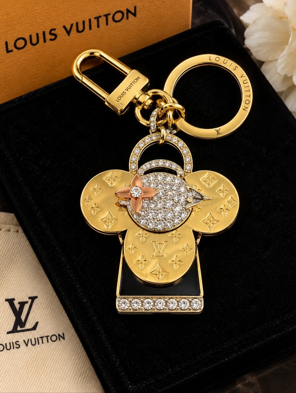 LV 18kgp LV Elegant Gold and Silver Keychain